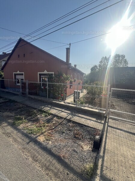 Hirdetés fotója
