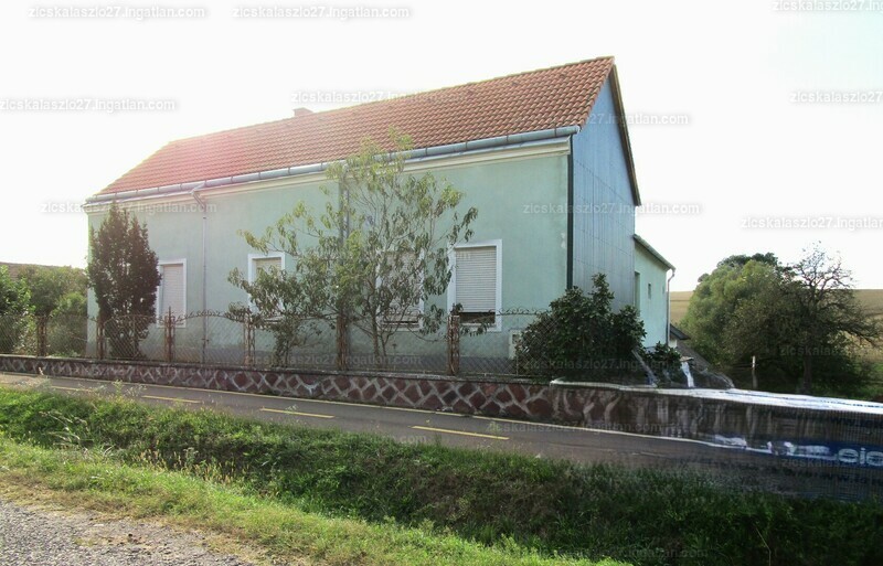 Hirdetés fotója
