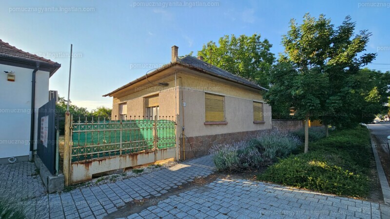 Listing photo