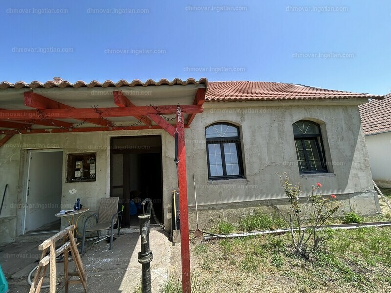Listing photo
