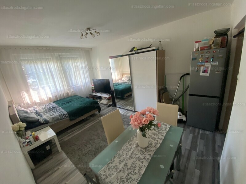 Listing photo