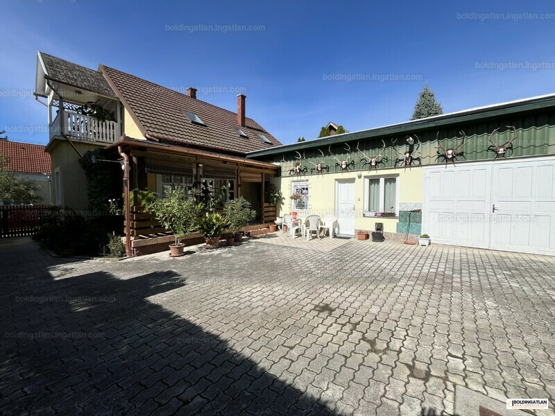 Listing photo