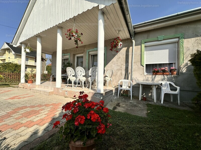 Listing photo