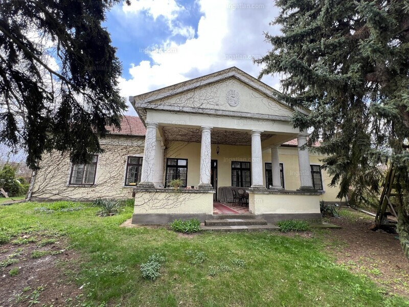 Listing photo