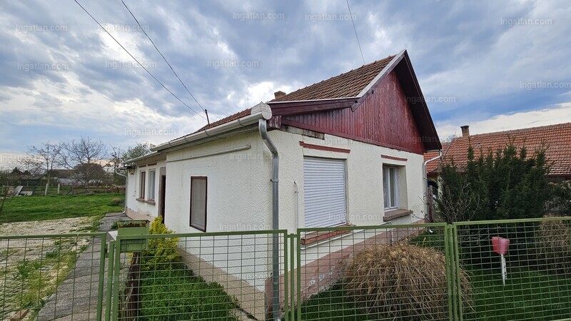 Listing photo