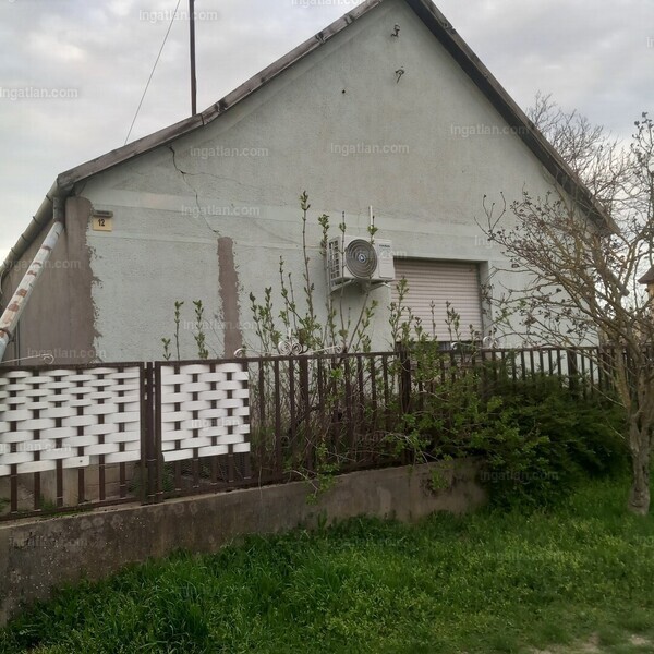 Hirdetés fotója