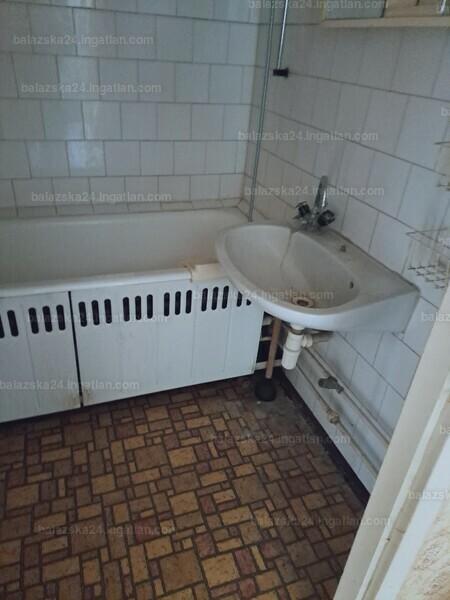 Hirdetés fotója