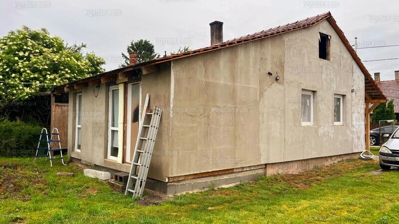 Hirdetés fotója
