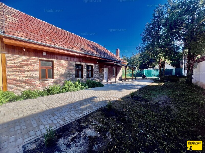 Negy Bastya Ingatlan Esztergom () Negy Bastya Ingatlan Esztergom