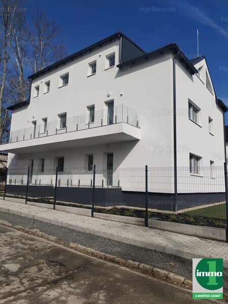 Listing photo