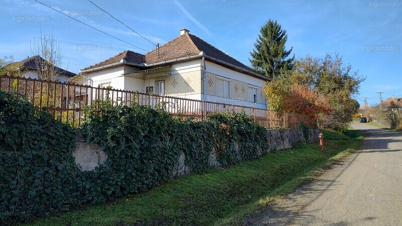 Listing photo