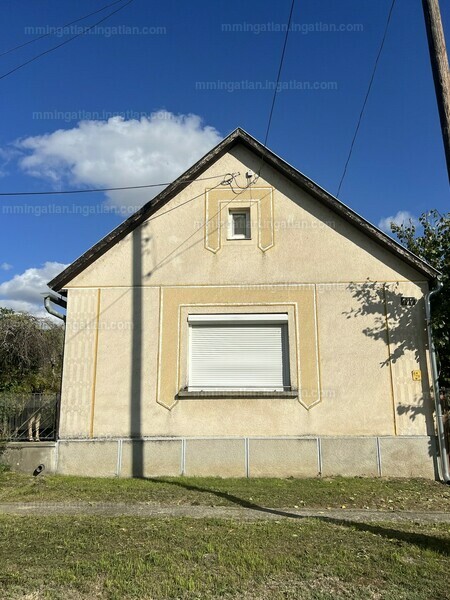 Hirdetés fotója