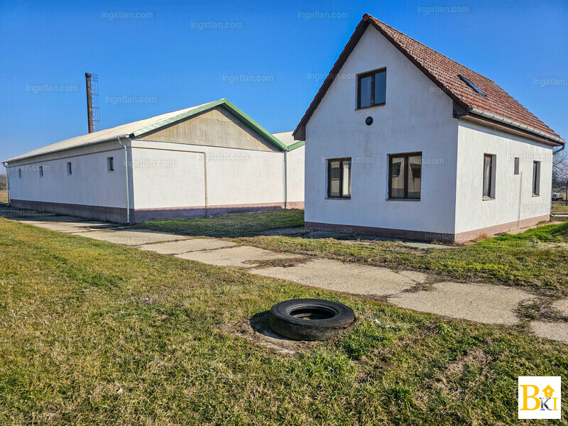 Listing photo