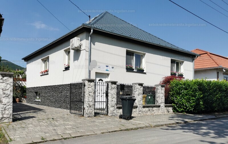 Listing photo