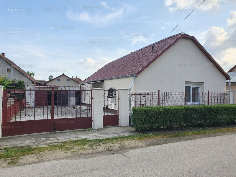Listing photo