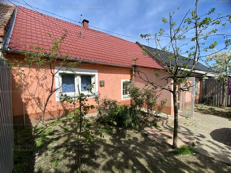 Listing photo