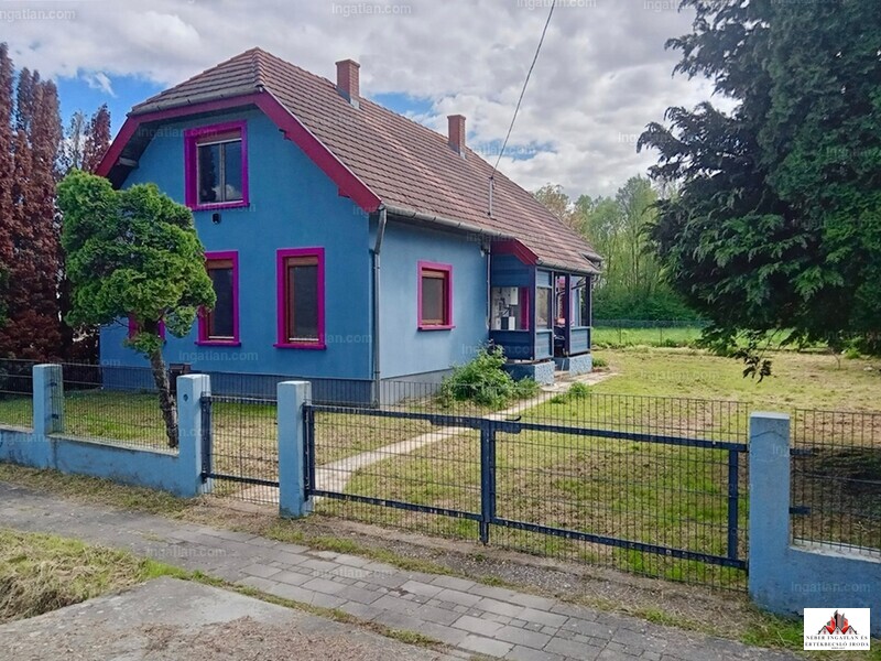 Hirdetés fotója