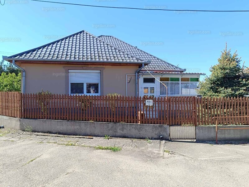 Listing photo