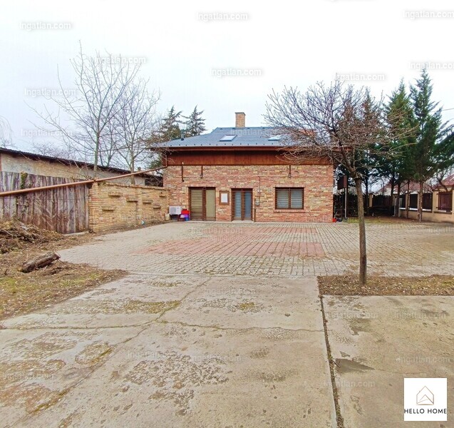 Listing photo