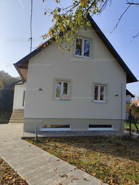 Hirdetés fotója