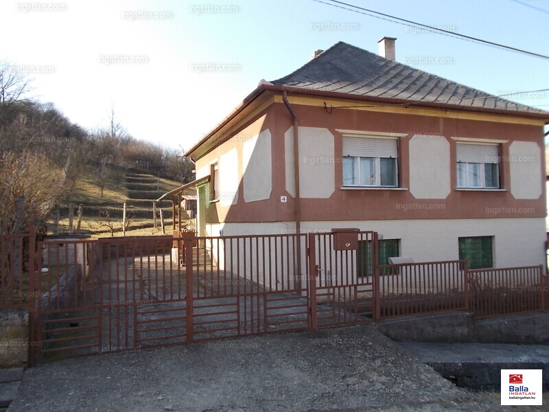 Hirdetés fotója