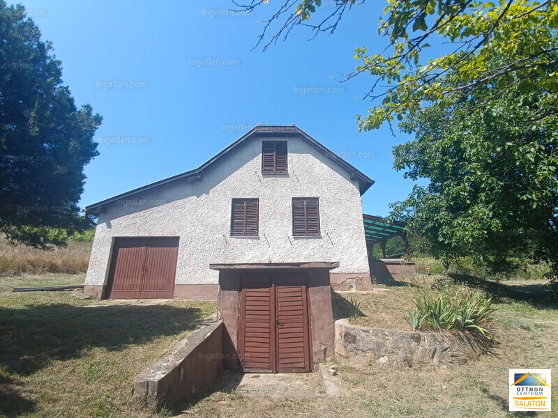 Hirdetés fotója