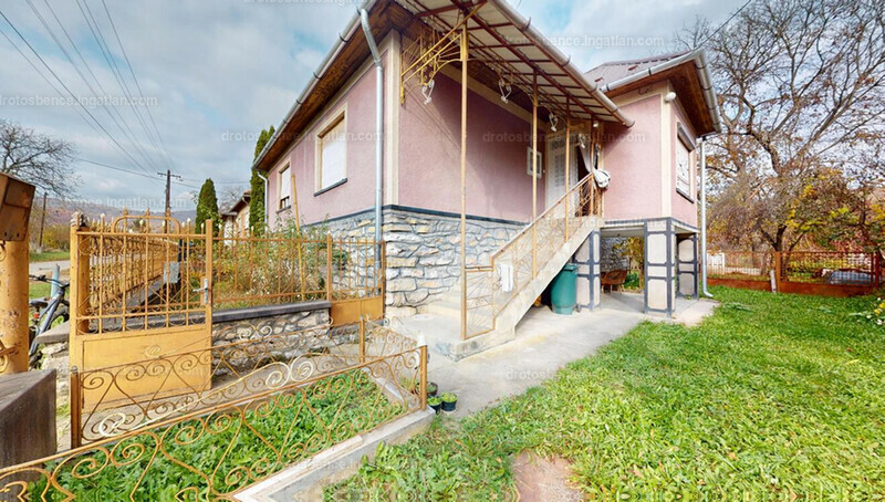 Listing photo