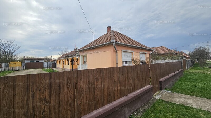 Listing photo
