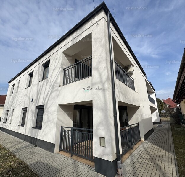 Listing photo