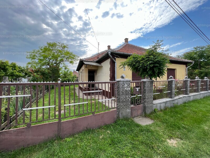 Listing photo