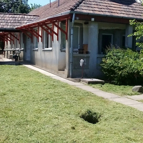 Hirdetés fotója