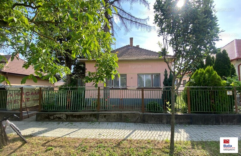Listing photo