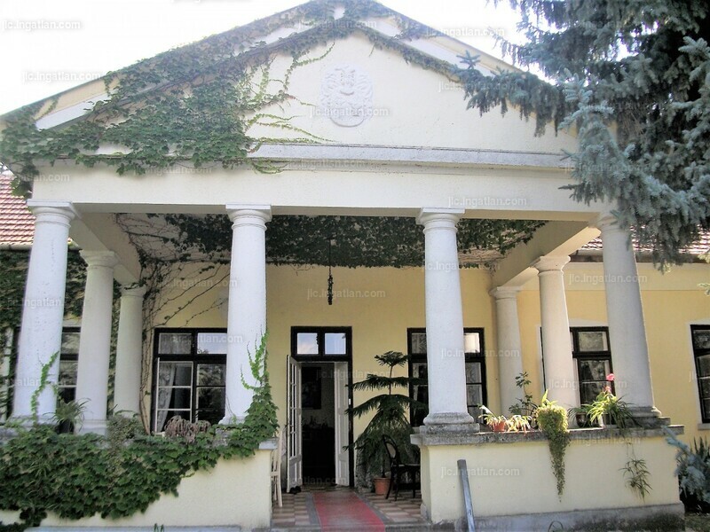 Listing photo
