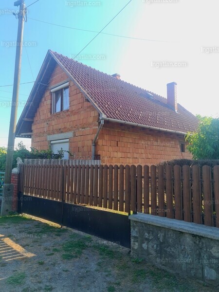 Hirdetés fotója