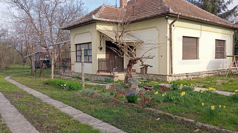 Listing photo