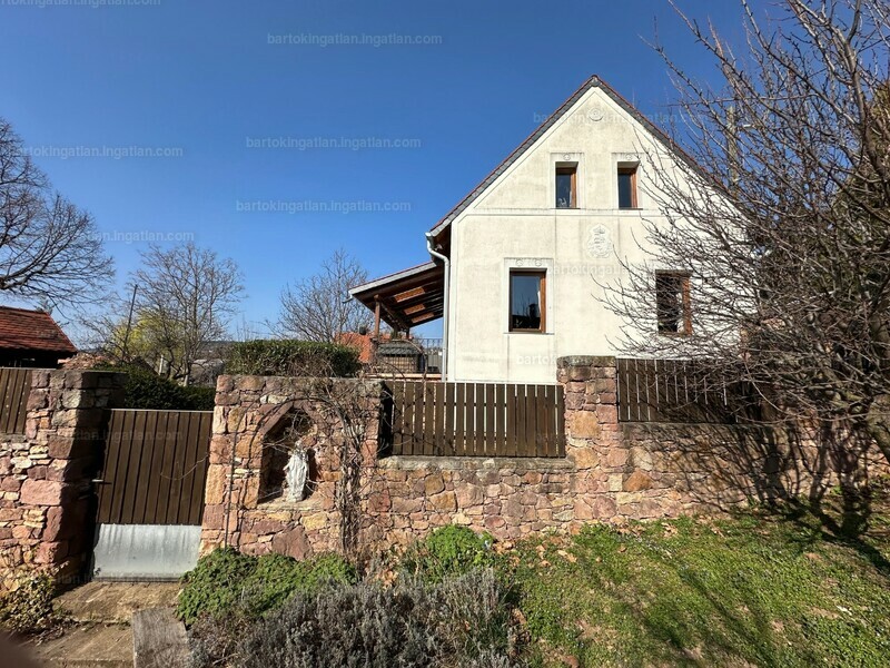 Listing photo
