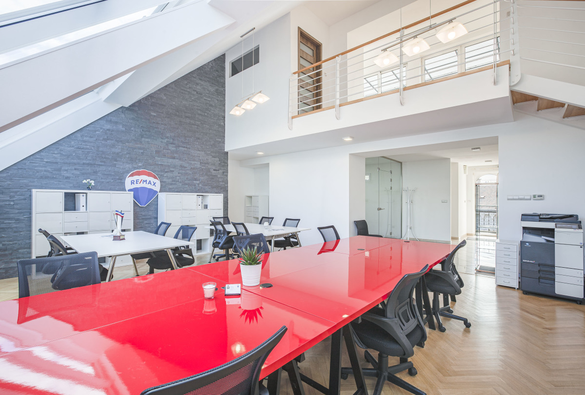 r-lunk-re-max-central
