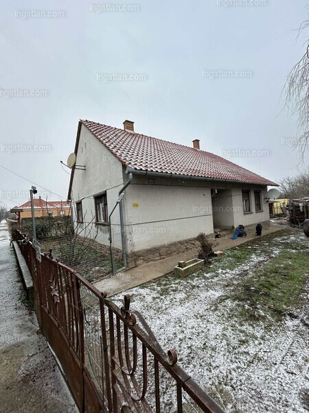 Hirdetés fotója