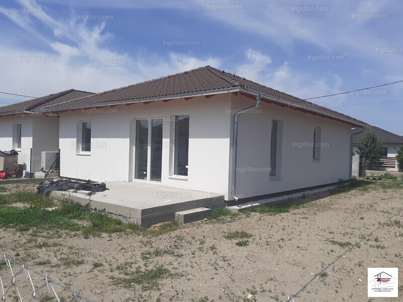 Listing photo