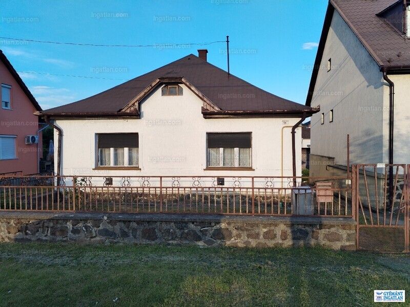 Listing photo