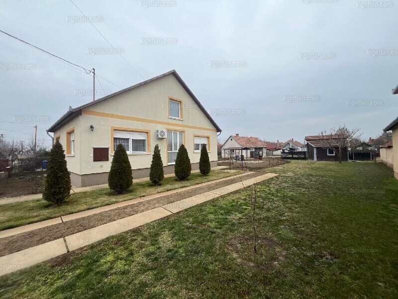 Listing photo