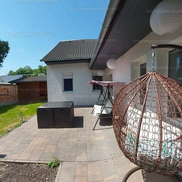 Listing photo