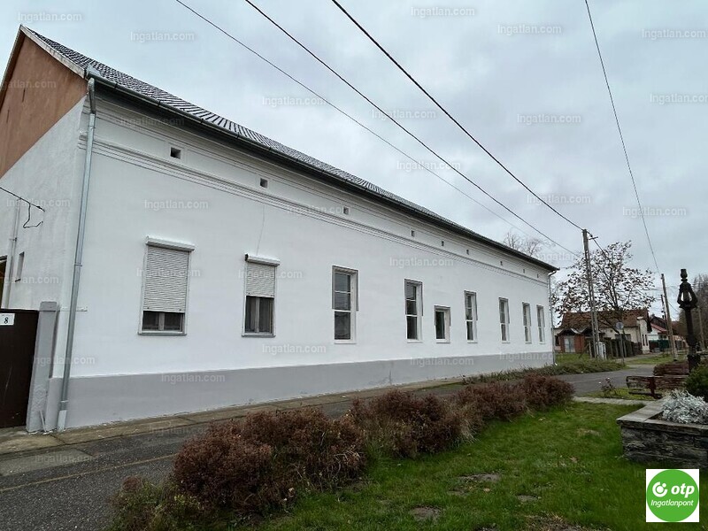 Hirdetés fotója