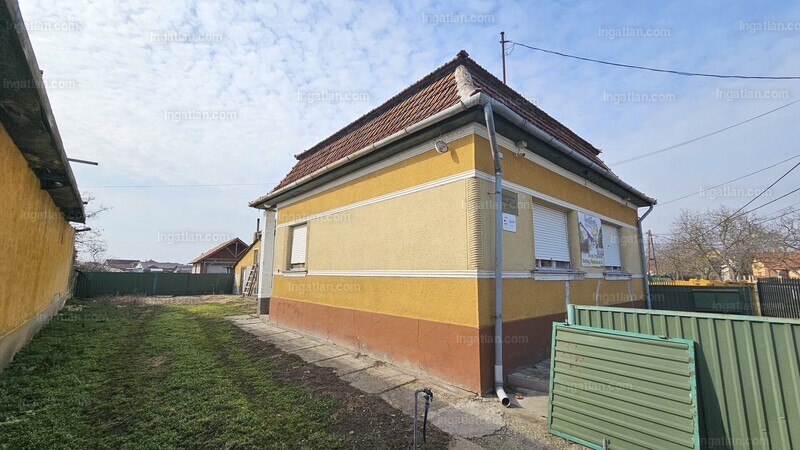 Hirdetés fotója