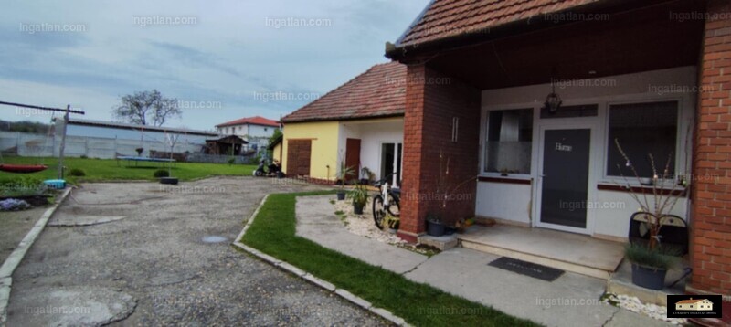 Hirdetés fotója