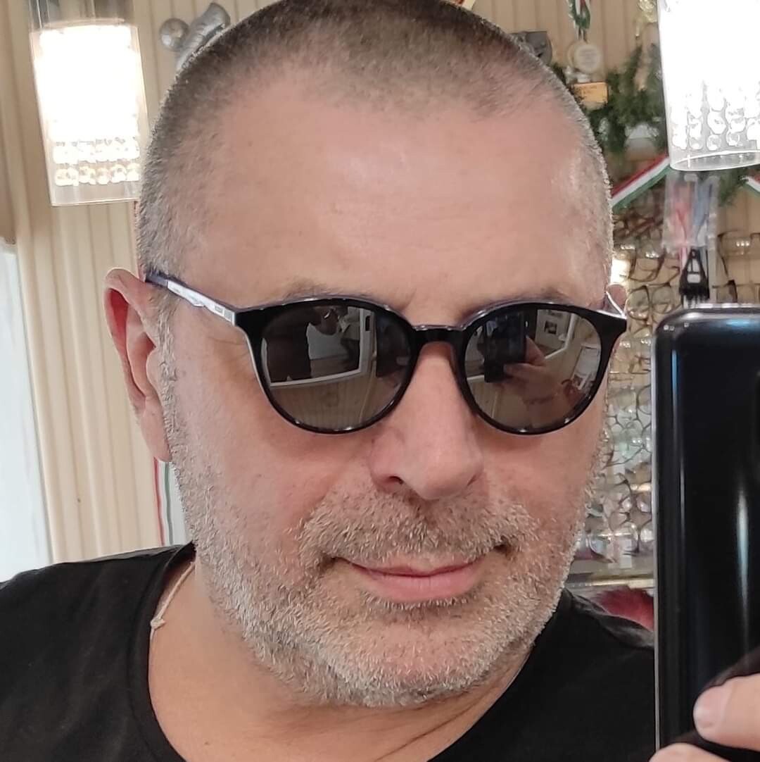 Dr. Neparáczki László