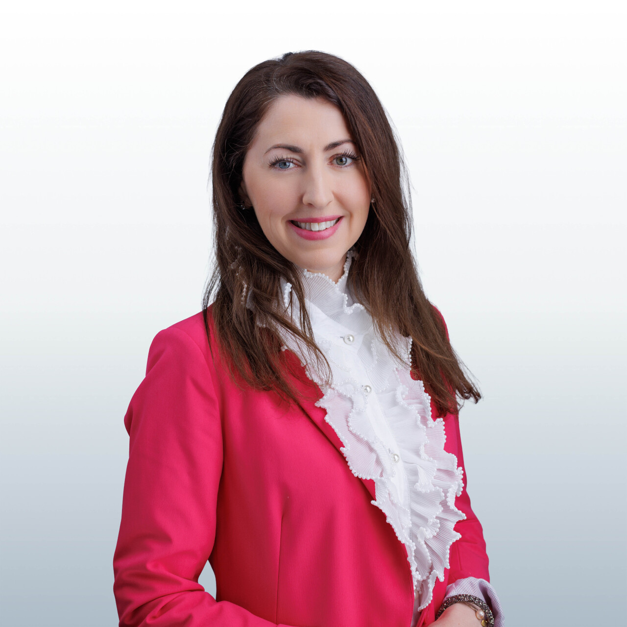 Dr. Delcsev Gabriella