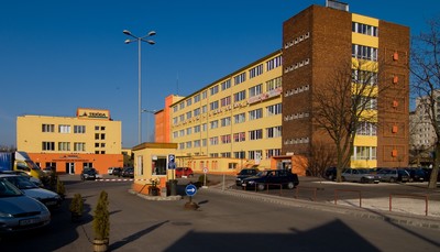 206 Center Irodaház