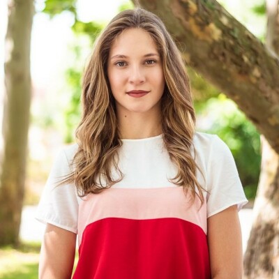 Katrinecz Julia