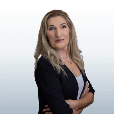 Reisz Róbertné